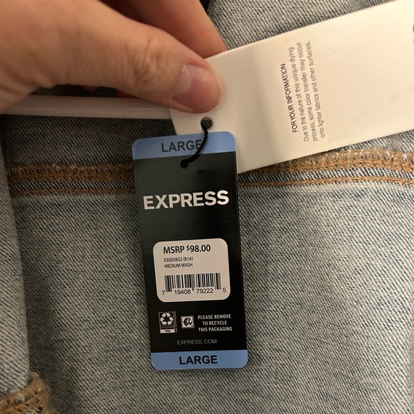 NWT Express light wash denim jean jacket size large - Picture 6 of 9
